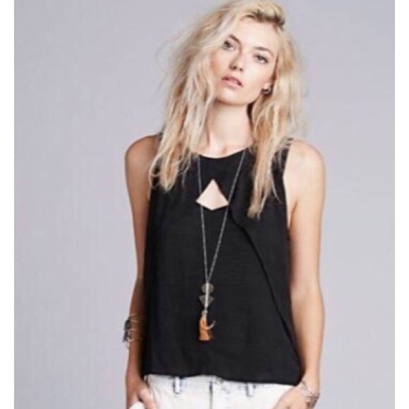 Free People Tops - 🌼SALE!🌼 Free People Keyhole Tank